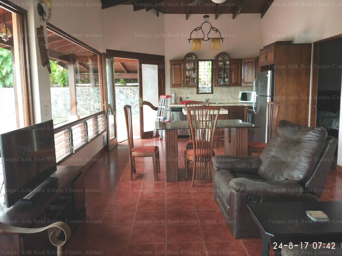 Beautiful 2 bedroom home available for short term rent in Atenas, Roca Verde - Living and dining