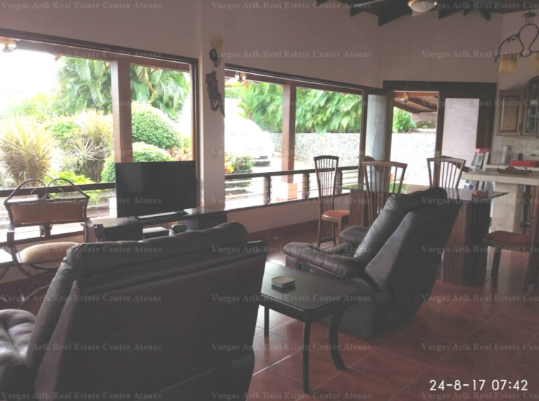 Beautiful 2 bedroom home available for short term rent in Atenas, Roca Verde - Living room