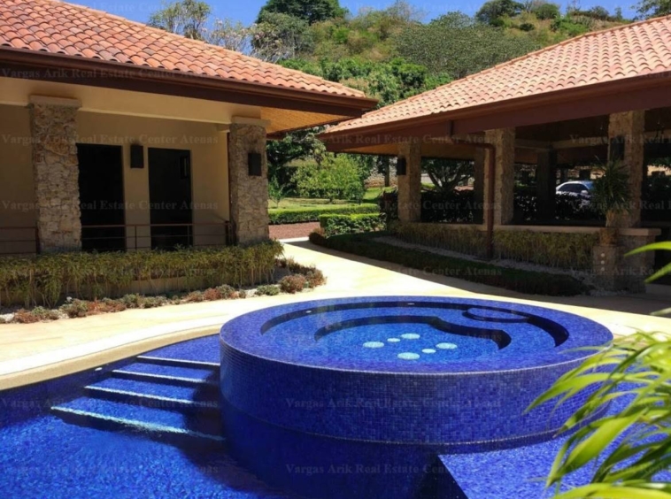 Luxury Atenas property with an exceptional pool and lots of building space - Jacuzzi